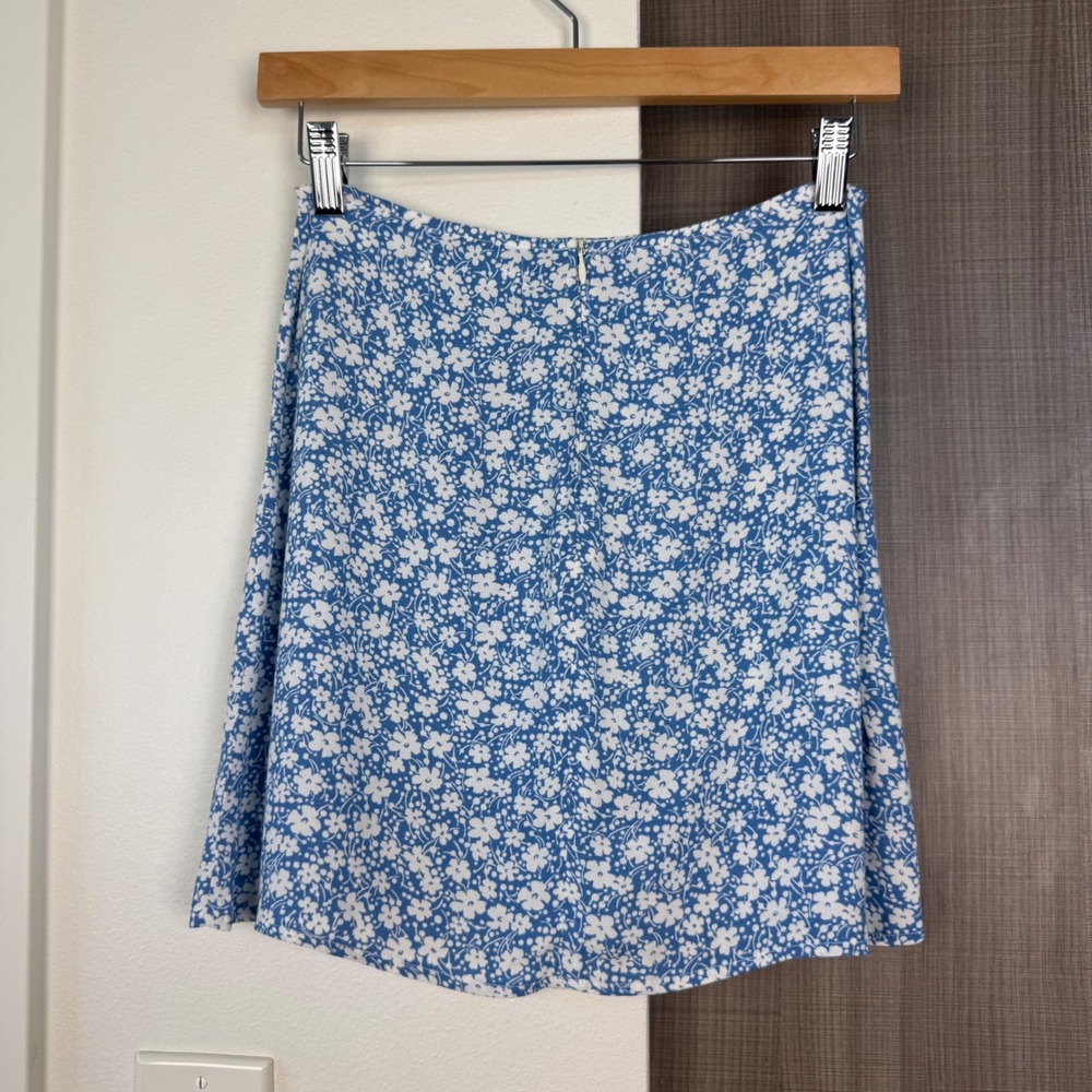 Reformation Blue Ditsy Floral Print Margot Mini Skirt Side Slit Size 2 - Picture 6 of 10
